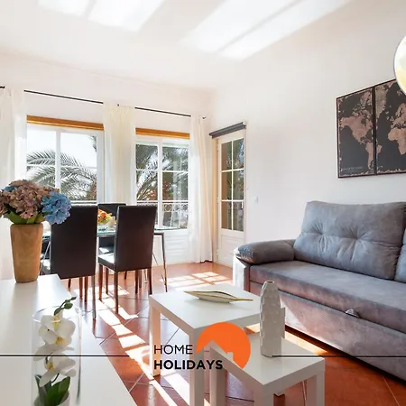 #190 Families Only - Descobrimentos By Holidays Appartement